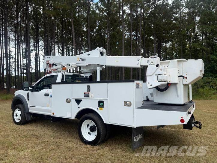 Ford F-550 Lastbilmonterede lifte