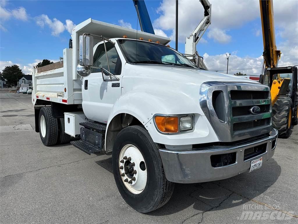 Ford F-750 Lastbiler med tip