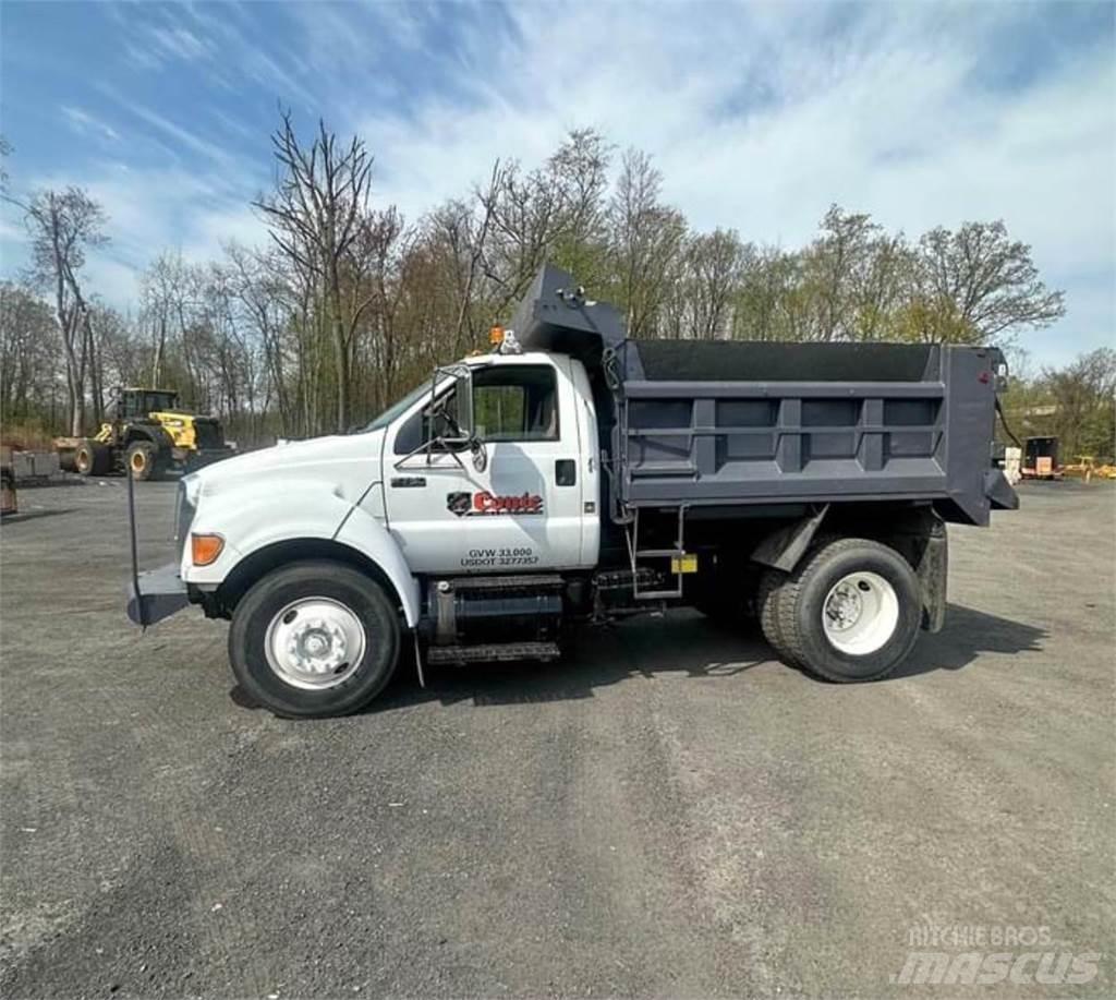 Ford F-750 Lastbiler med tip