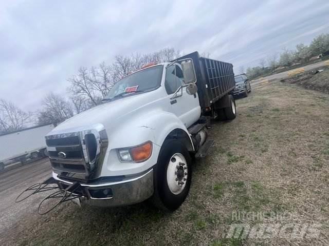 Ford F-750 Lastbiler med tip