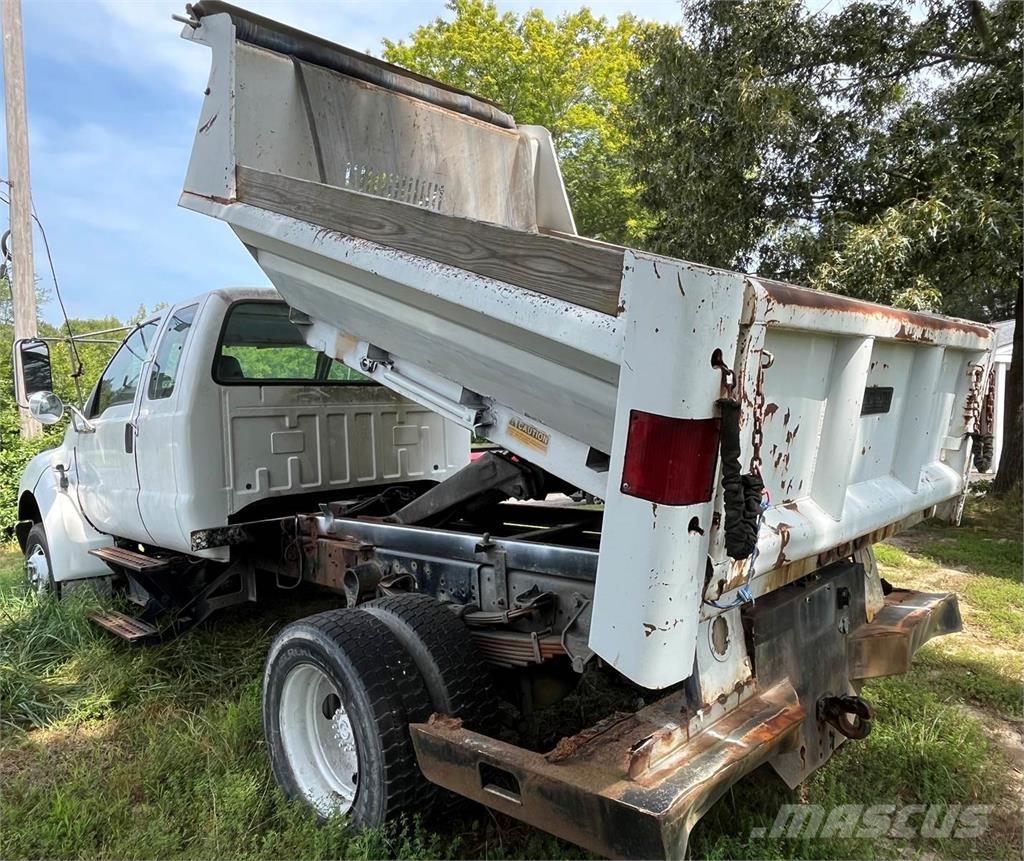 Ford F-750 Lastbiler med tip