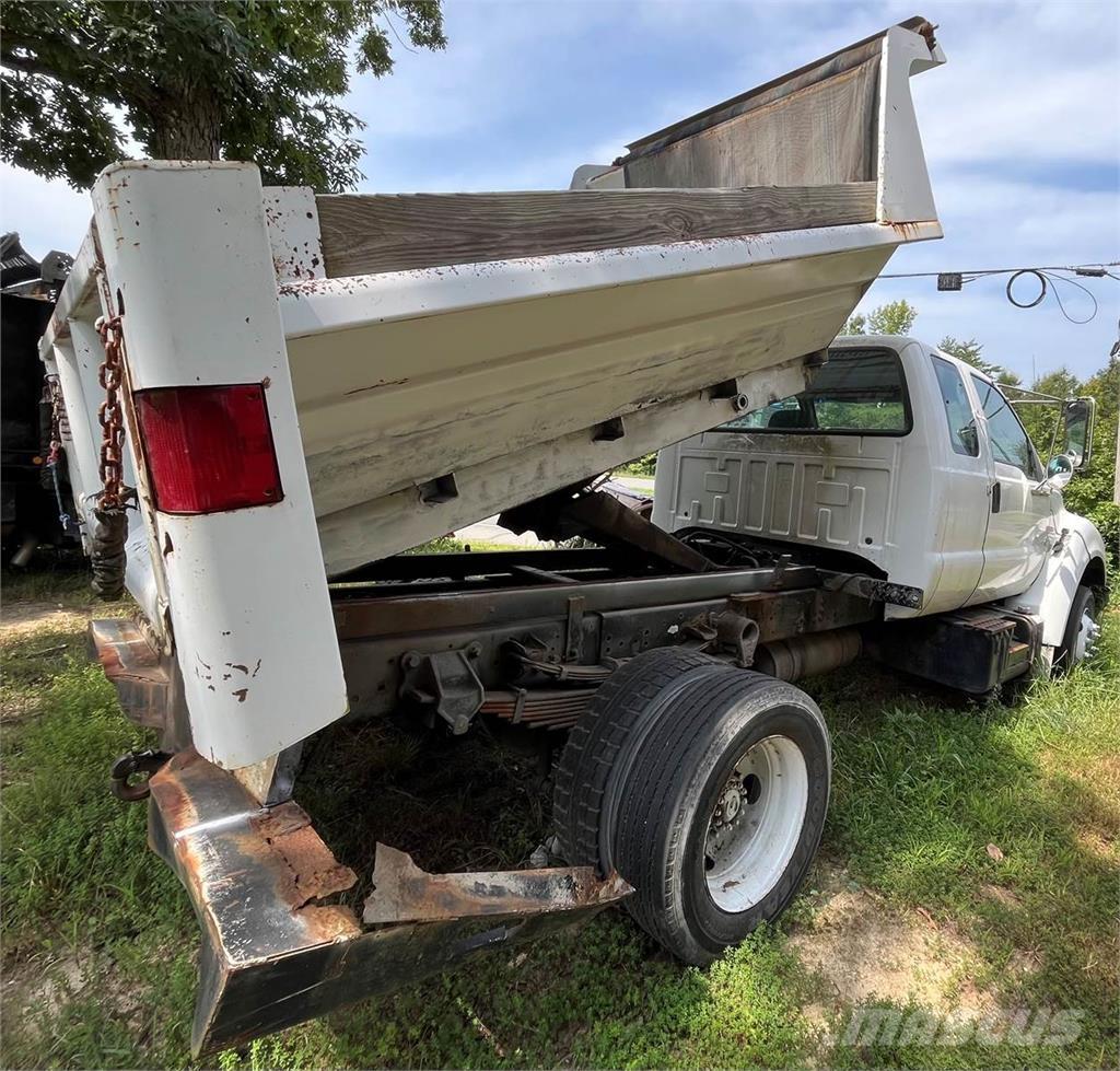 Ford F-750 Lastbiler med tip