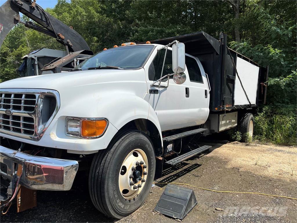 Ford F-750 Lastbiler med tip