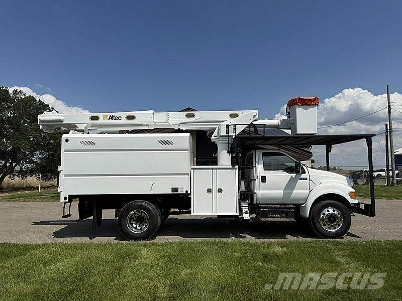 Ford F-750 Lastbilmonterede lifte