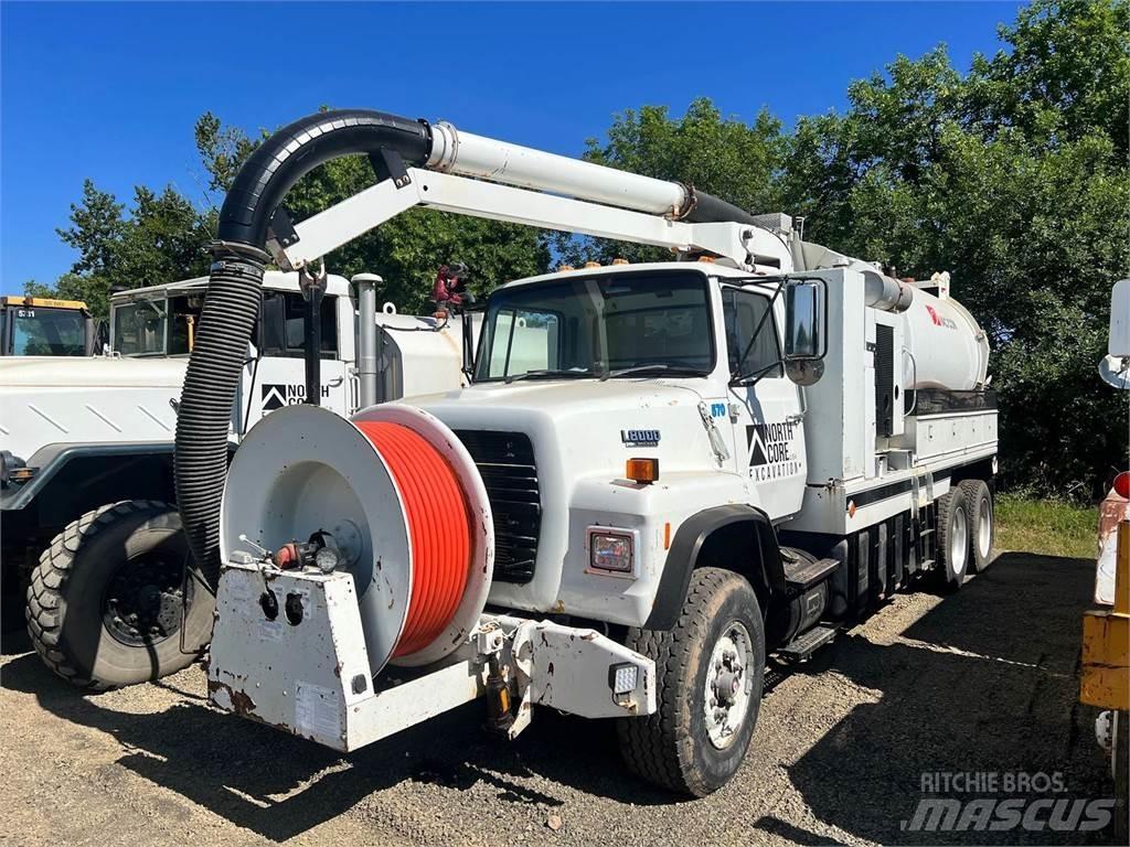 Ford L800 Slamsuger