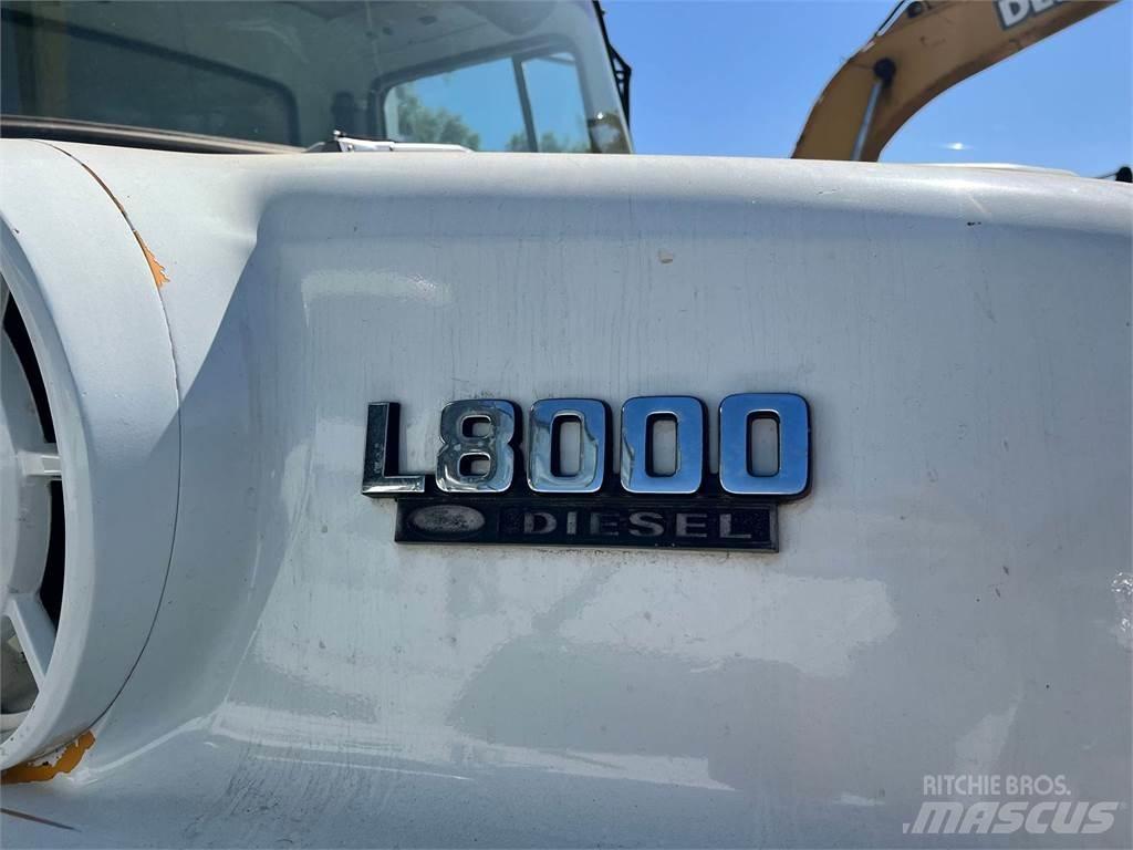 Ford L800 Slamsuger
