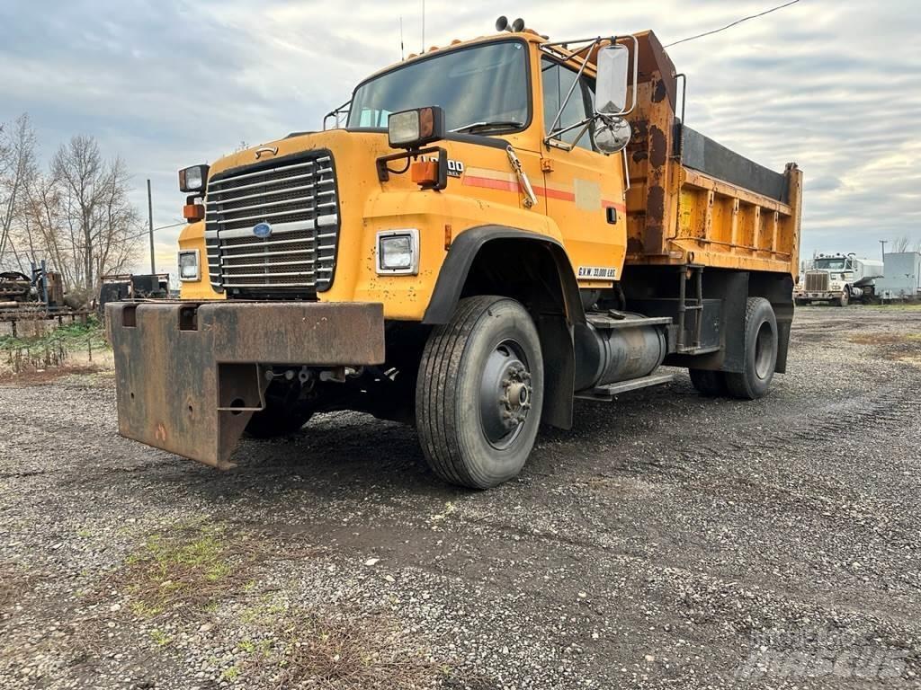 Ford L8000 Lastbiler med tip