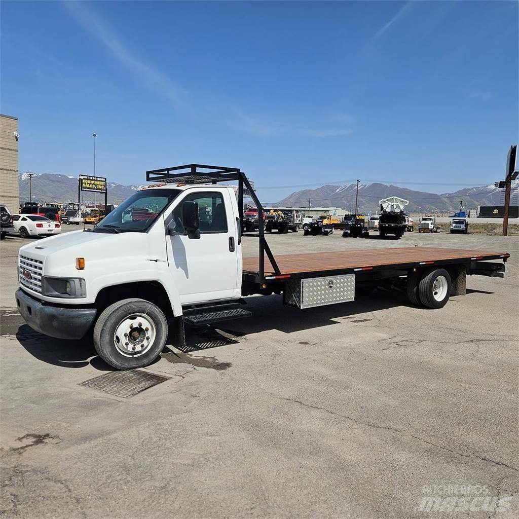 GMC C5500 Lastbil med lad/Flatbed