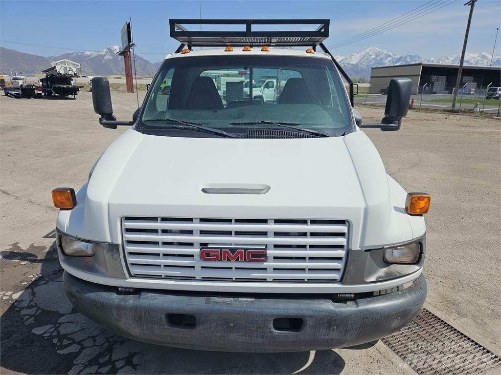 GMC C5500 Lastbil med lad/Flatbed