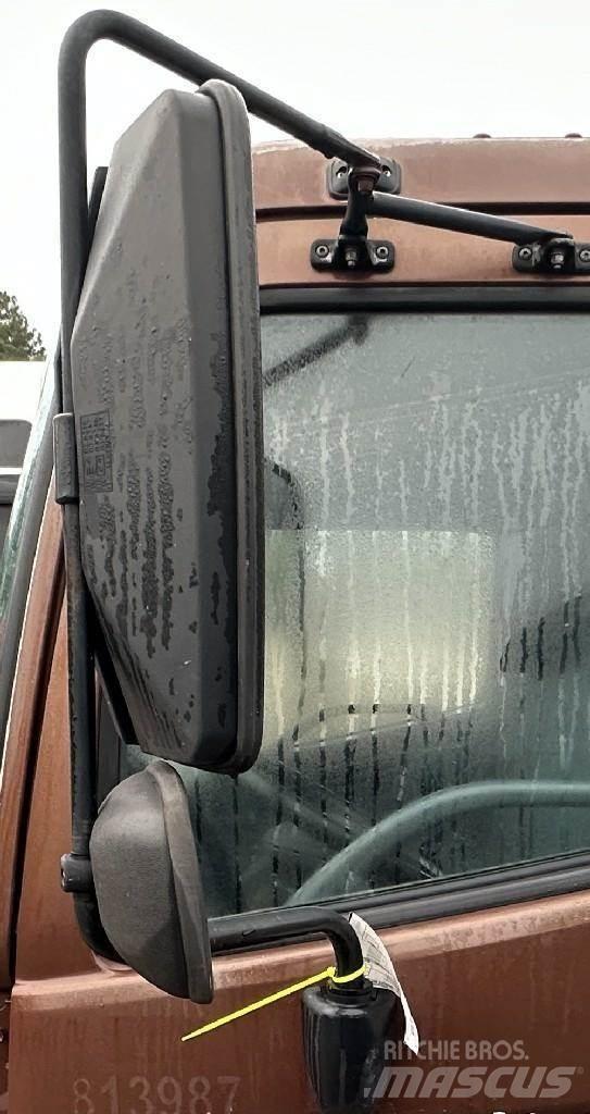 Hino 238 Kabiner og interiør