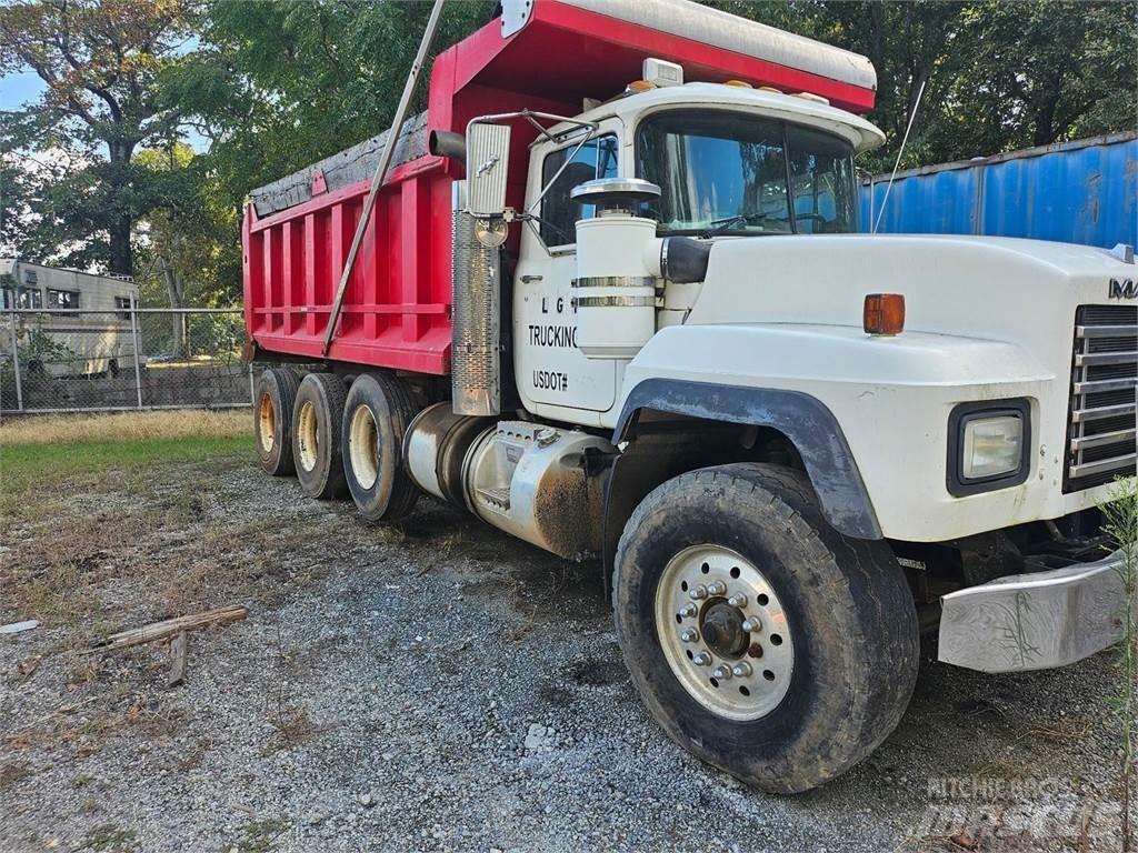 Mack 600RD Lastbiler med tip