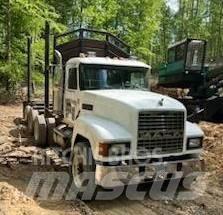 Mack CH613 Tømmertransport