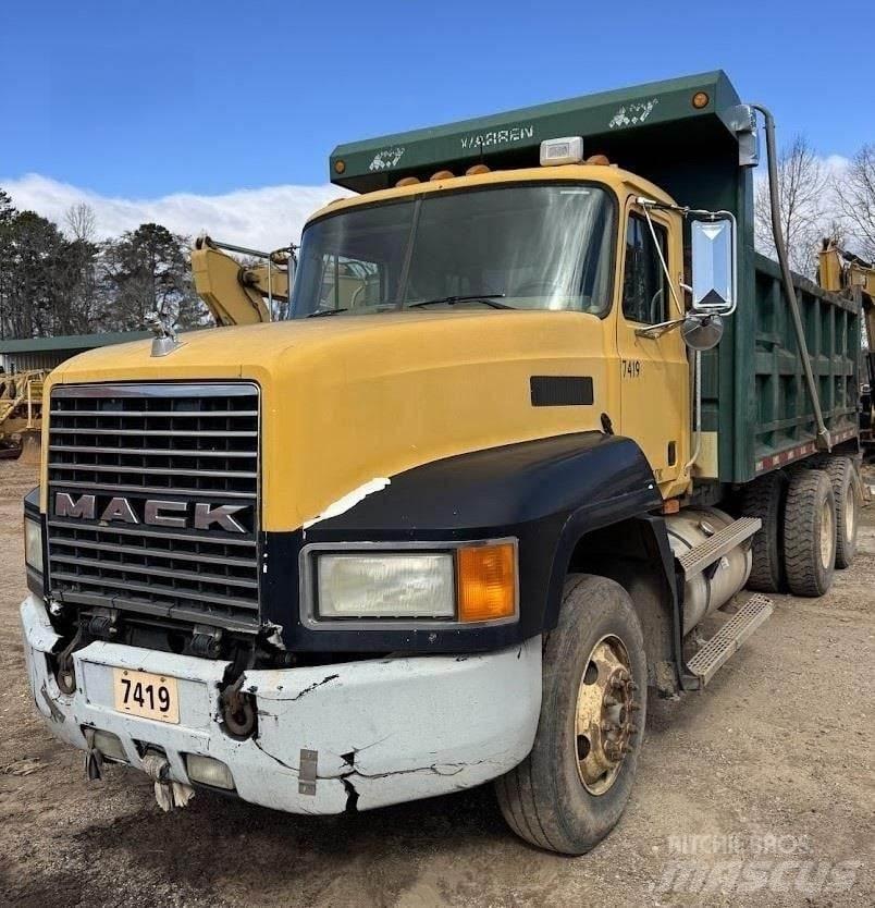 Mack CH613 Lastbiler med tip