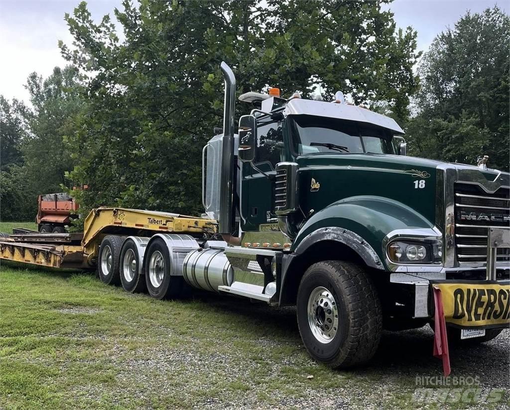 Mack Titan Trækkere
