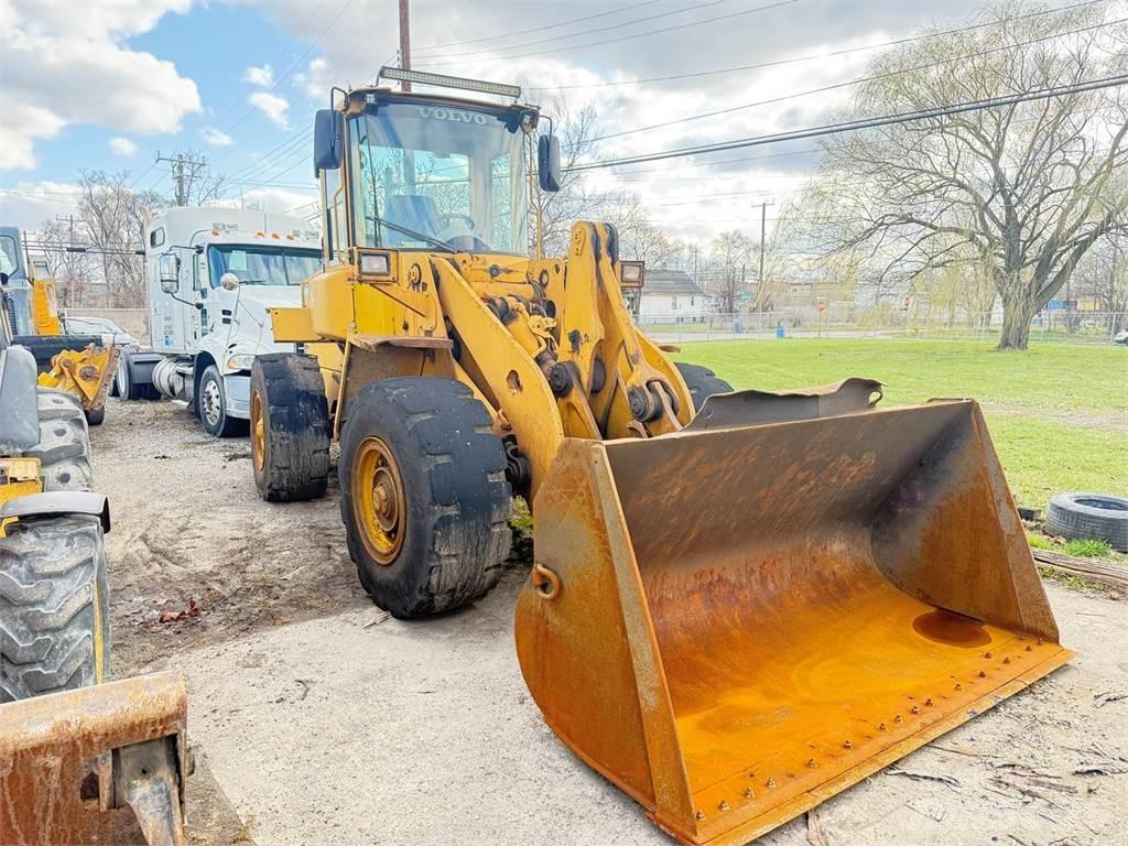 Volvo L90D Læssemaskiner på hjul