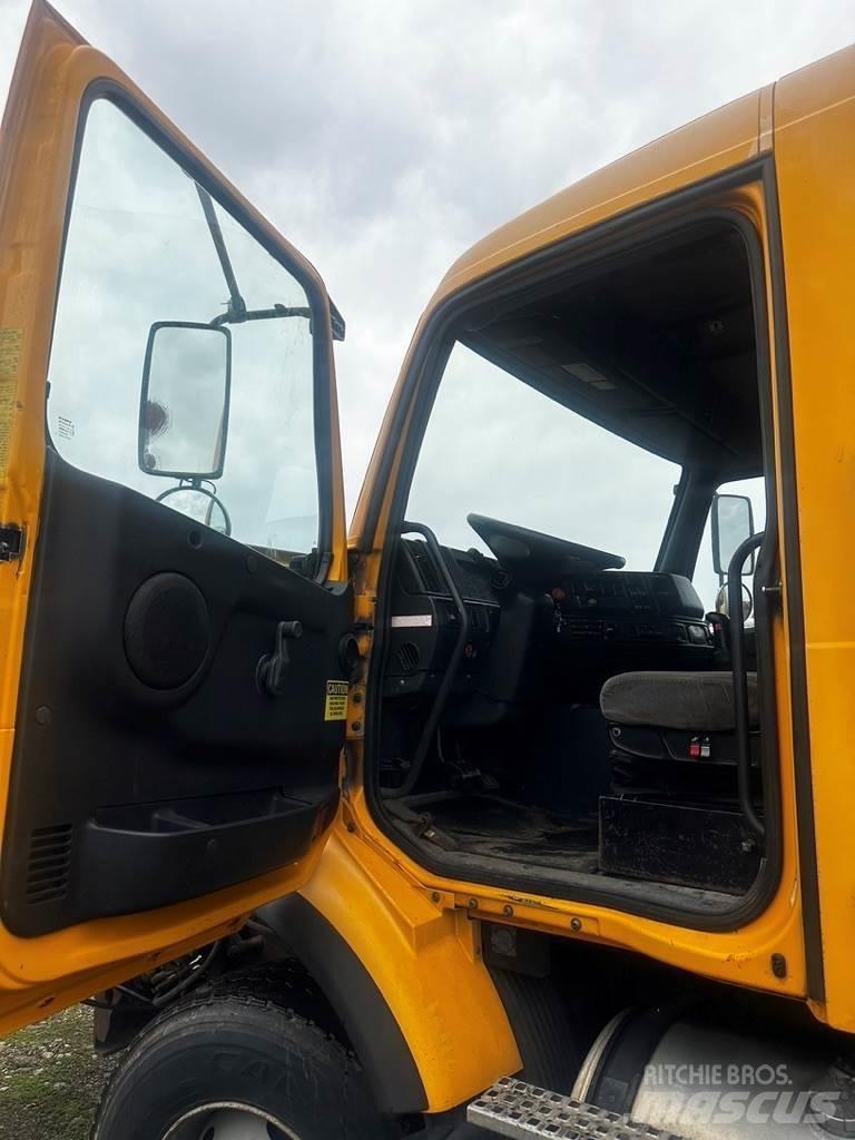 Volvo VHD Lastbiler med tip