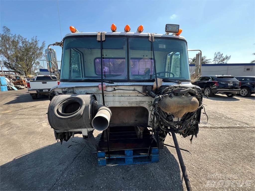 Volvo VNL Transport – Andet