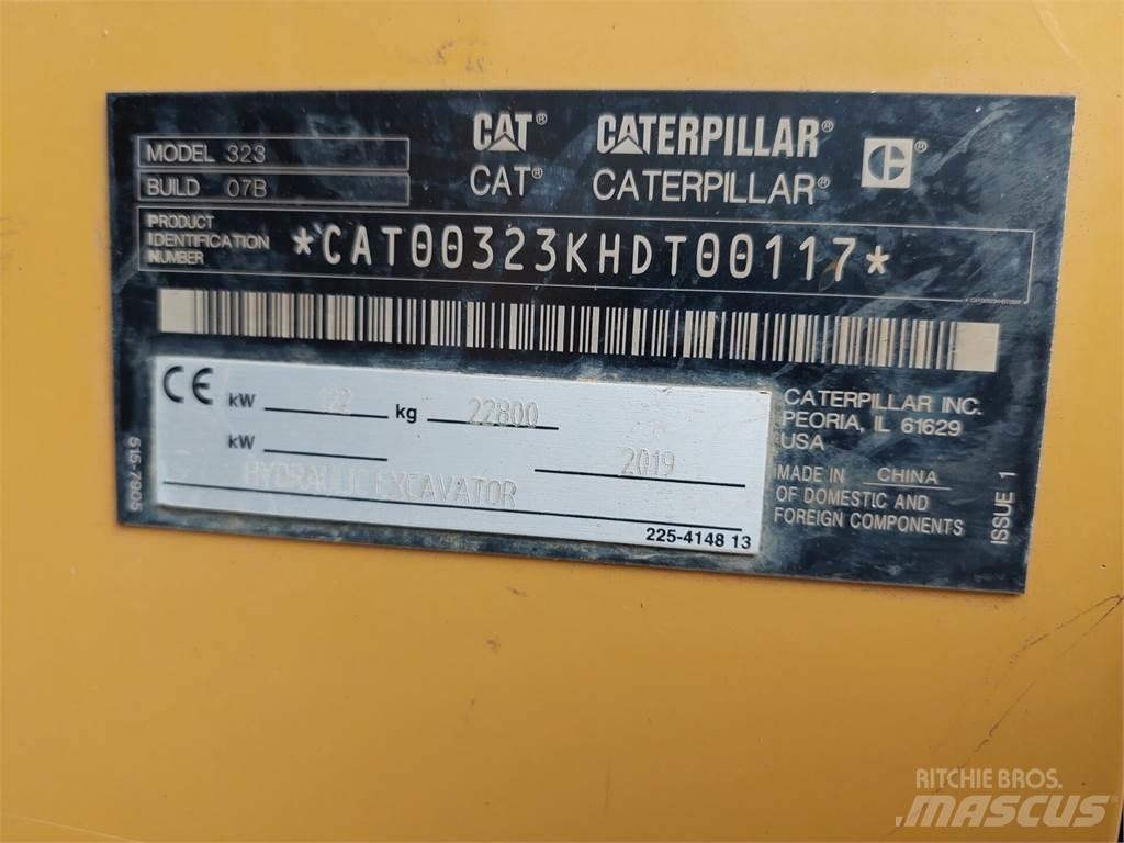 CAT 323 Gravemaskiner på larvebånd