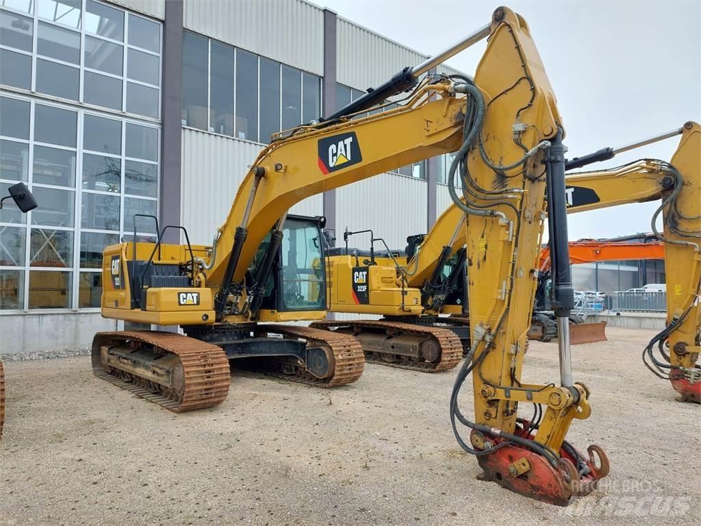 CAT 323 Gravemaskiner på larvebånd