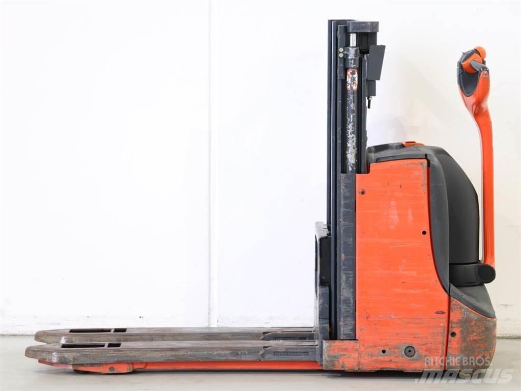 Linde D06/1160 Gaffelstabler med gående fører