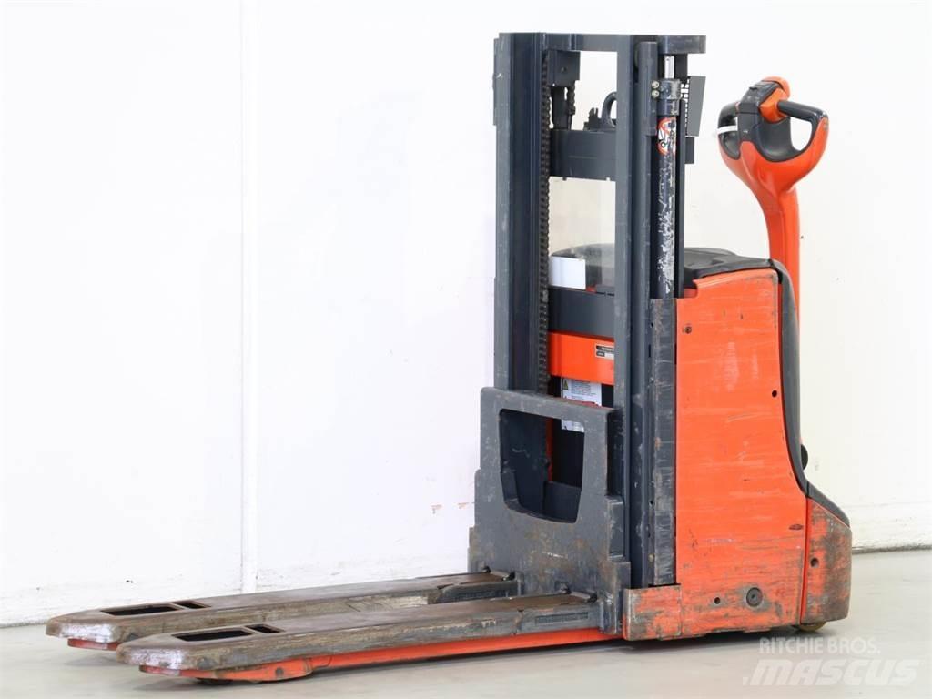 Linde D06/1160 Gaffelstabler med gående fører