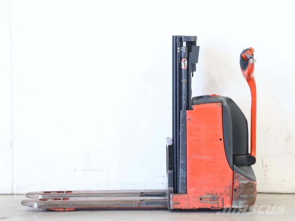 Linde D06/1160 Gaffelstabler med gående fører
