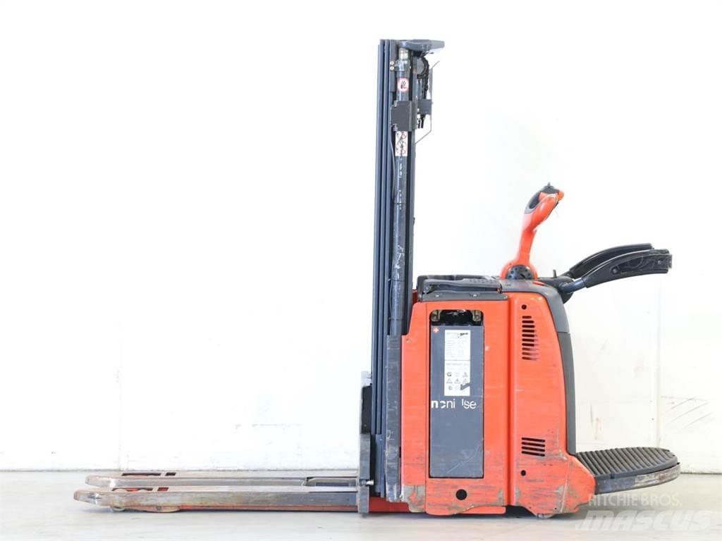 Linde D12AP/133 Gaffelstabler med gående fører