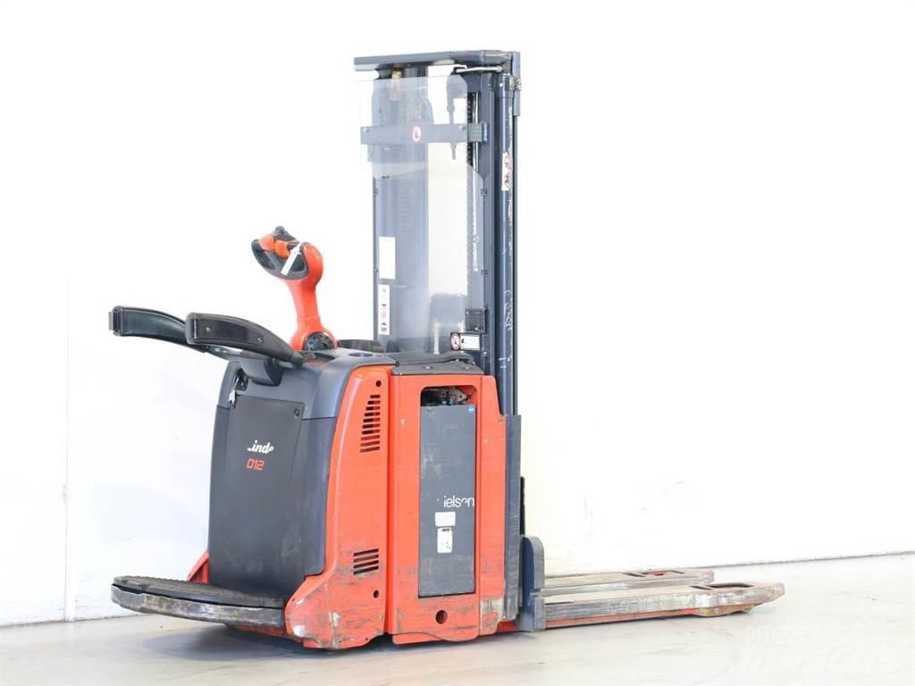 Linde D12AP/133 Gaffelstabler med gående fører