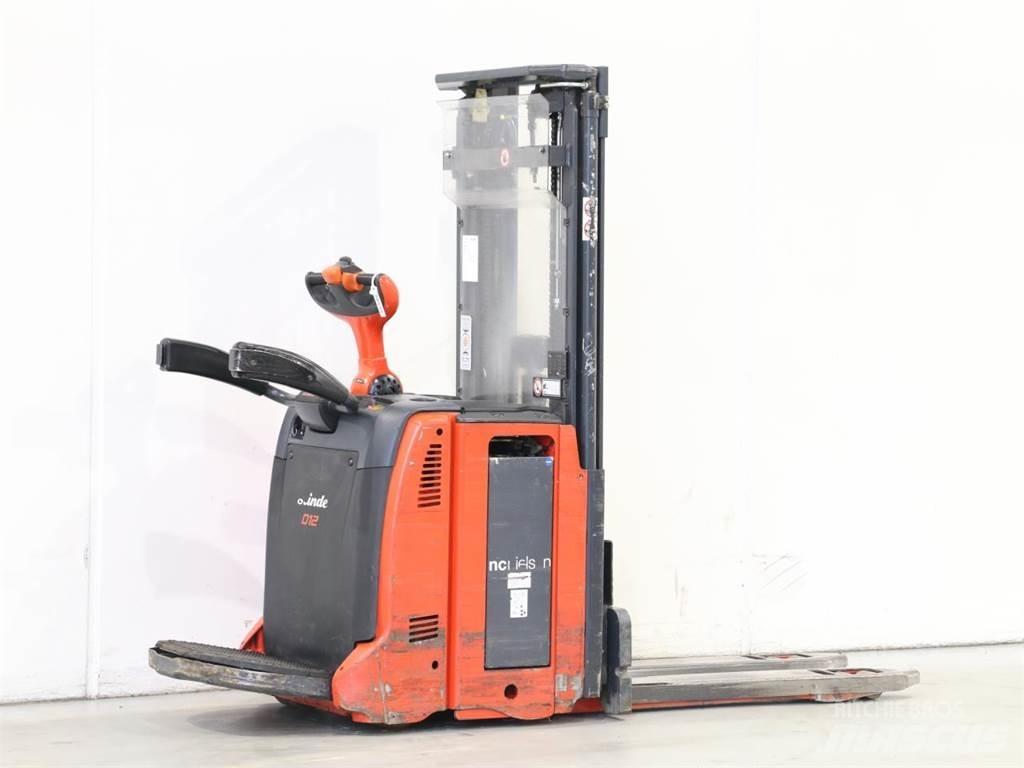 Linde D12AP/133 Gaffelstabler med gående fører