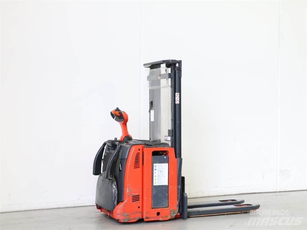 Linde D12AP/133 Gaffelstabler med gående fører