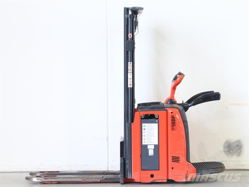 Linde D12AP/133-00 Gaffelstabler med gående fører