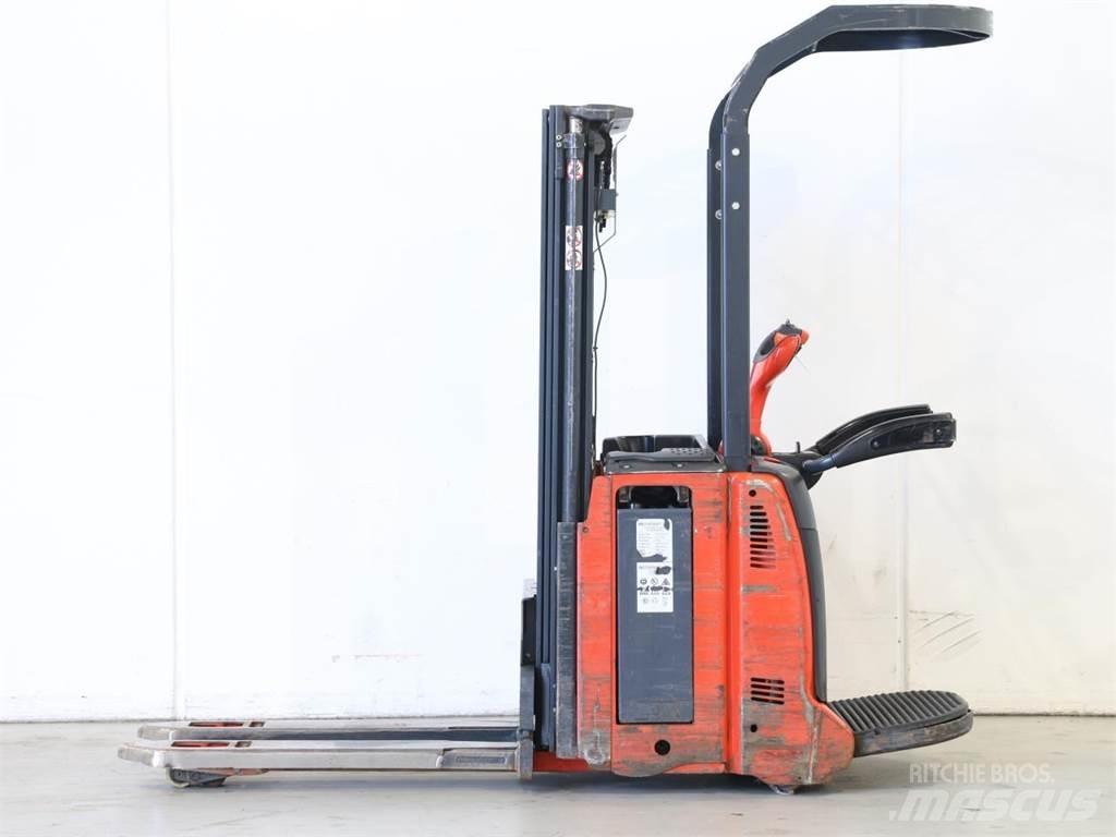 Linde D12AP/133-00 Gaffelstabler med gående fører