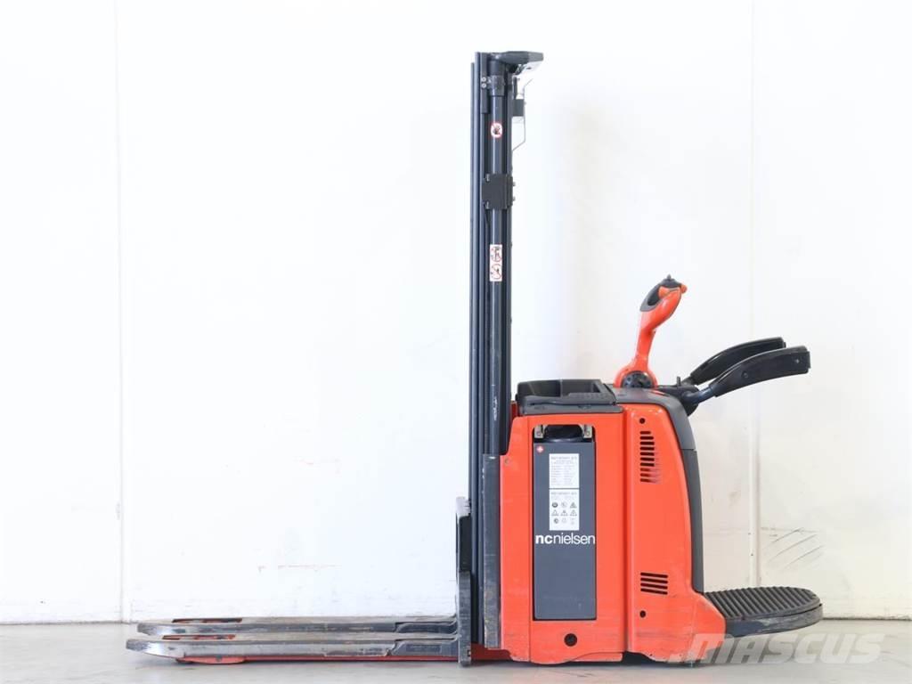 Linde D12AP/133-01 Gaffelstabler med gående fører