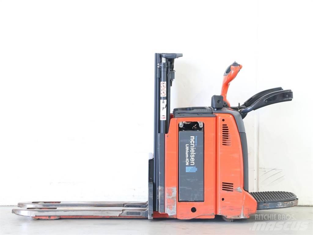 Linde D12HPAP/133-00 Gaffelstabler med gående fører