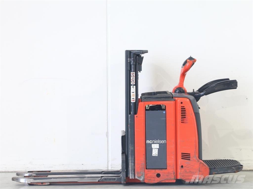 Linde D12HPAP/133-00 Gaffelstabler med gående fører