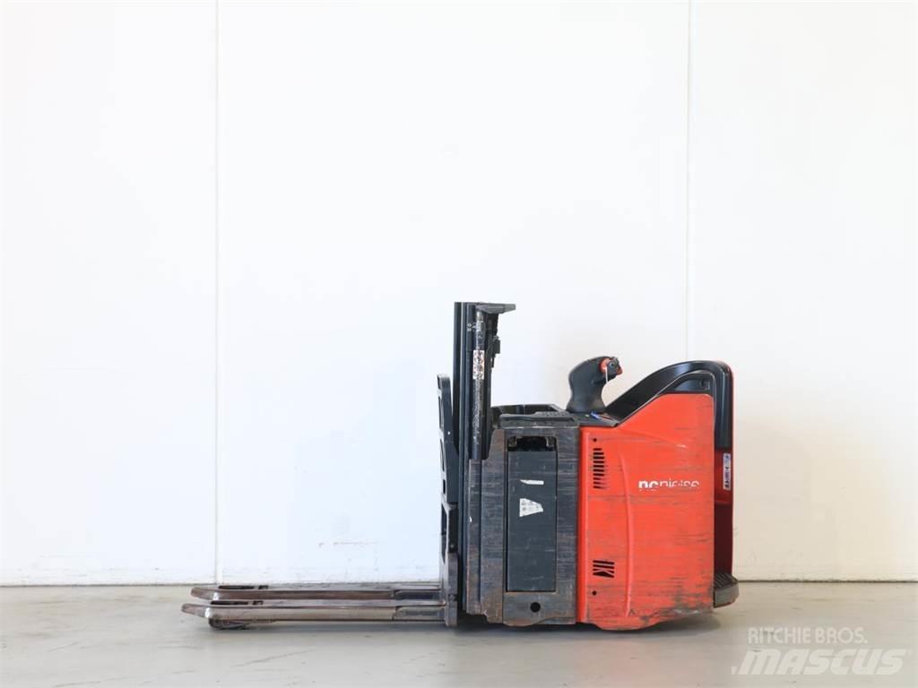 Linde D12SP/133 Gaffelstabler med gående fører