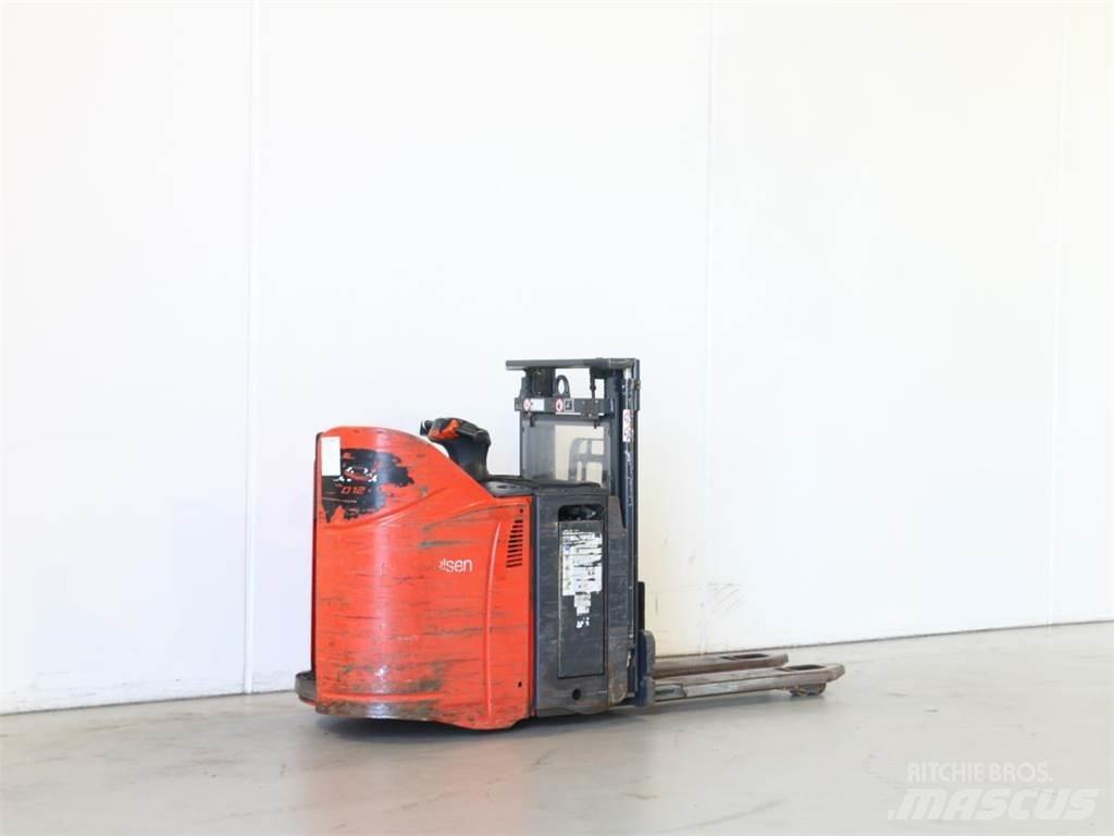 Linde D12SP/133 Gaffelstabler med gående fører
