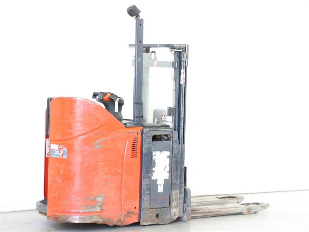 Linde D12SP/133 Gaffelstabler med gående fører