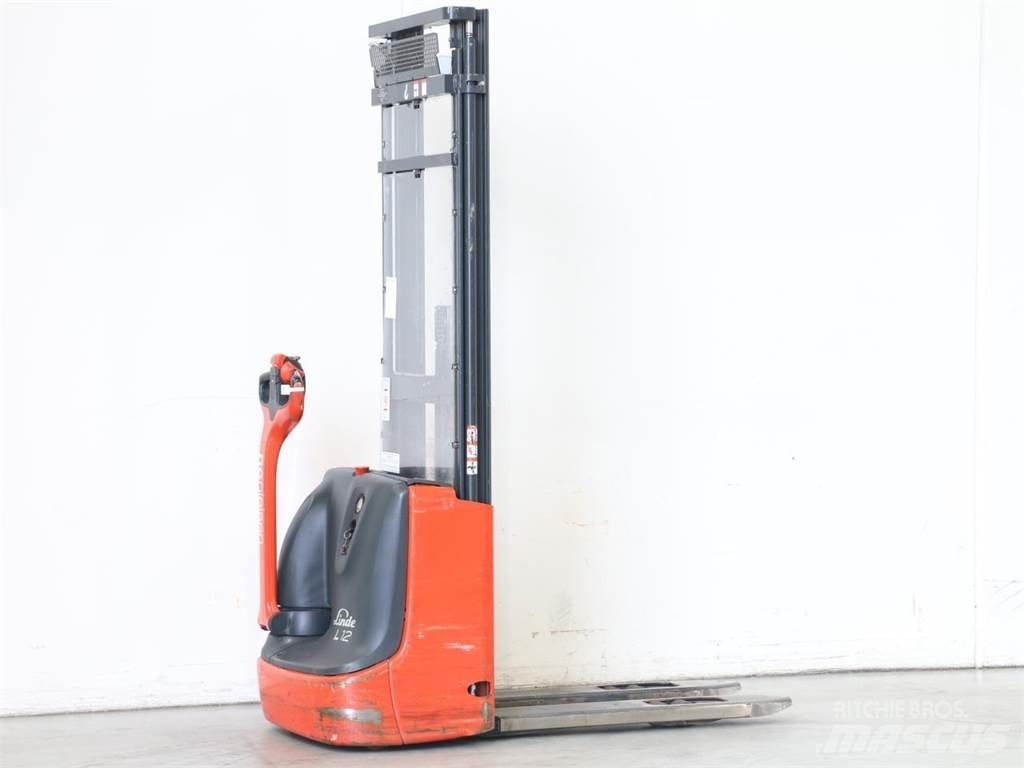 Linde L12/1172-01 Gaffelstabler med gående fører
