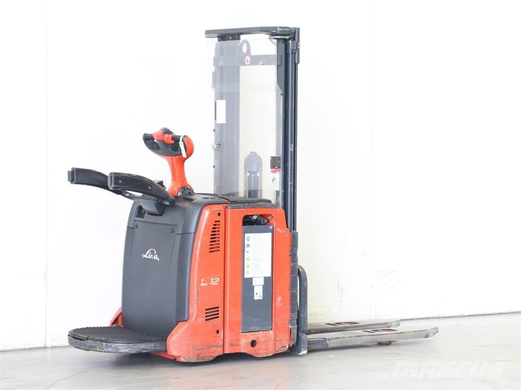 Linde L12AP/133 Gaffelstabler med gående fører