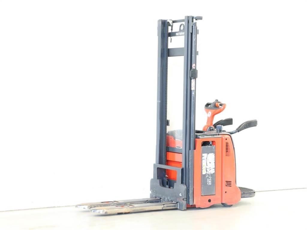 Linde L12AP/133-00 Gaffelstabler med gående fører