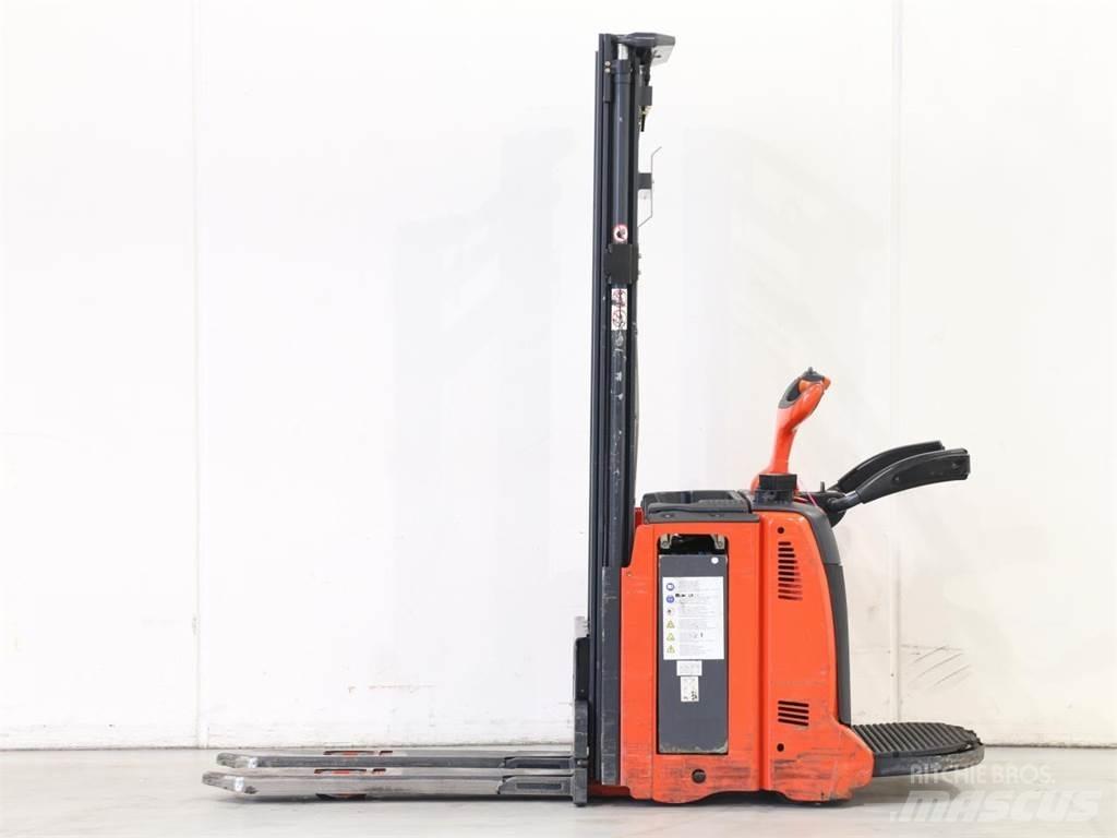 Linde L12AP/133-00 Gaffelstabler med gående fører