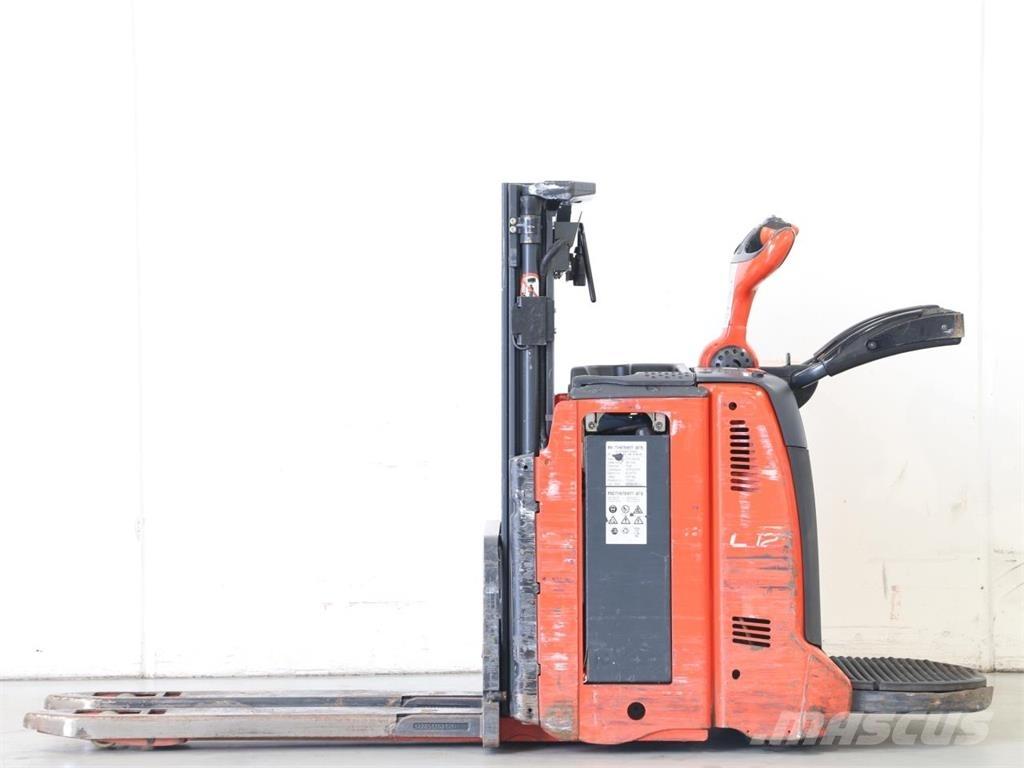 Linde L12AP/133-00 Gaffelstabler med gående fører