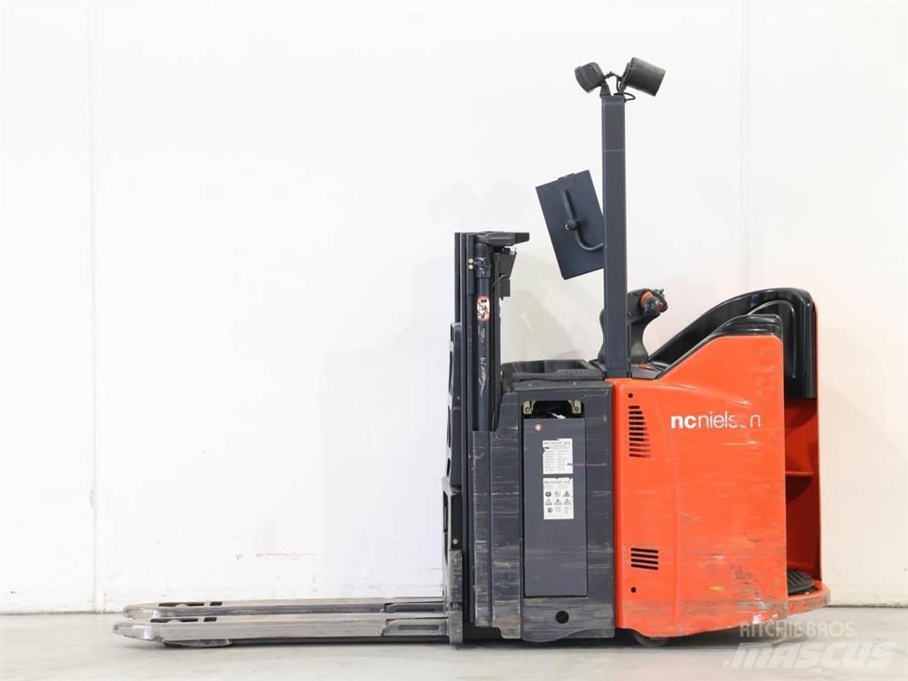 Linde L12LSP/133 Gaffelstabler med gående fører