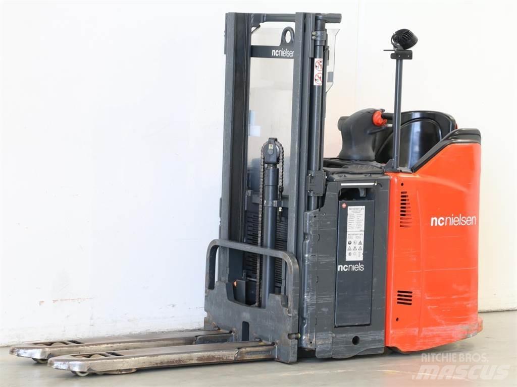 Linde L12LSP/133 Gaffelstabler med gående fører