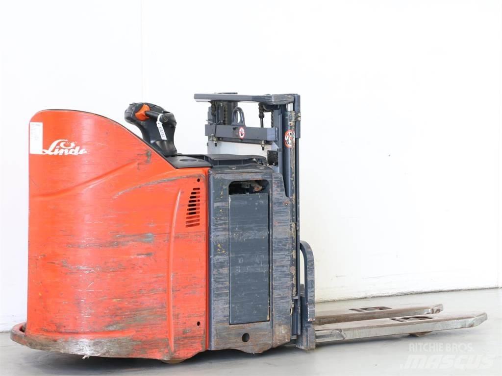 Linde L12SP/133 Gaffelstabler med gående fører