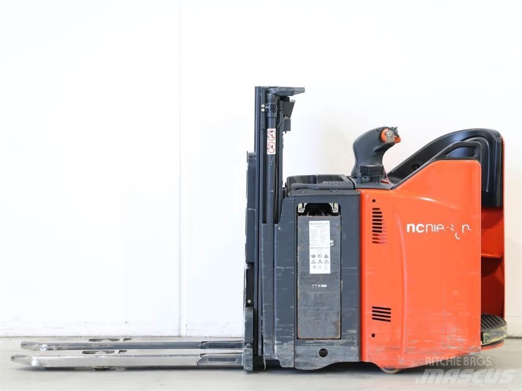 Linde L12SP/133-00 Gaffelstabler med gående fører