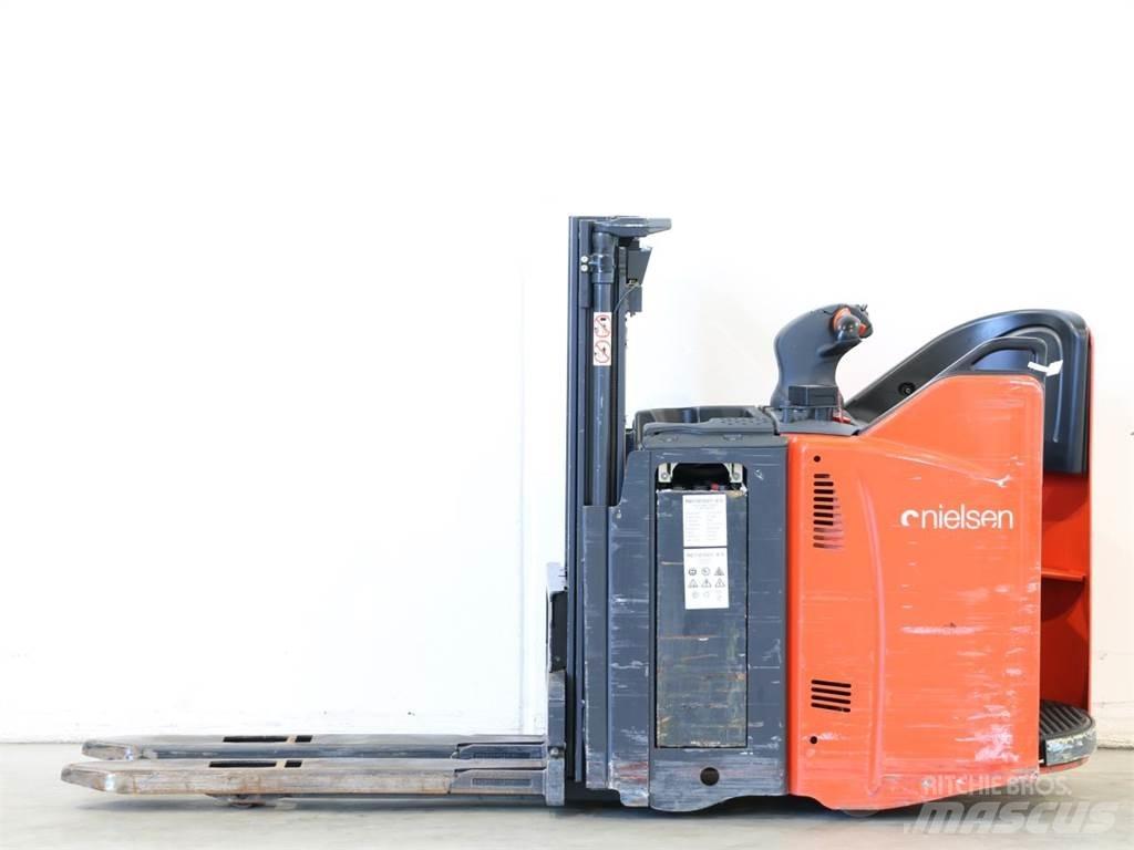 Linde L12SP/133-00 Gaffelstabler med gående fører