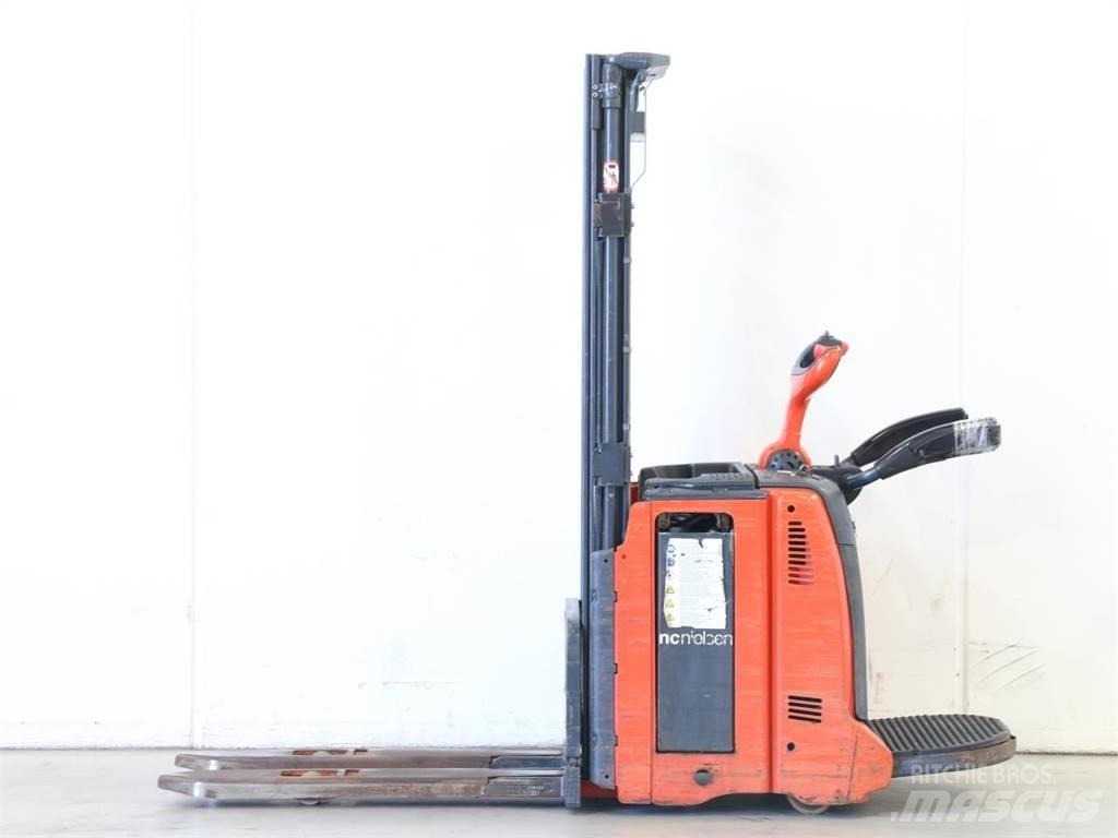 Linde L14AP/133 Gaffelstabler med gående fører