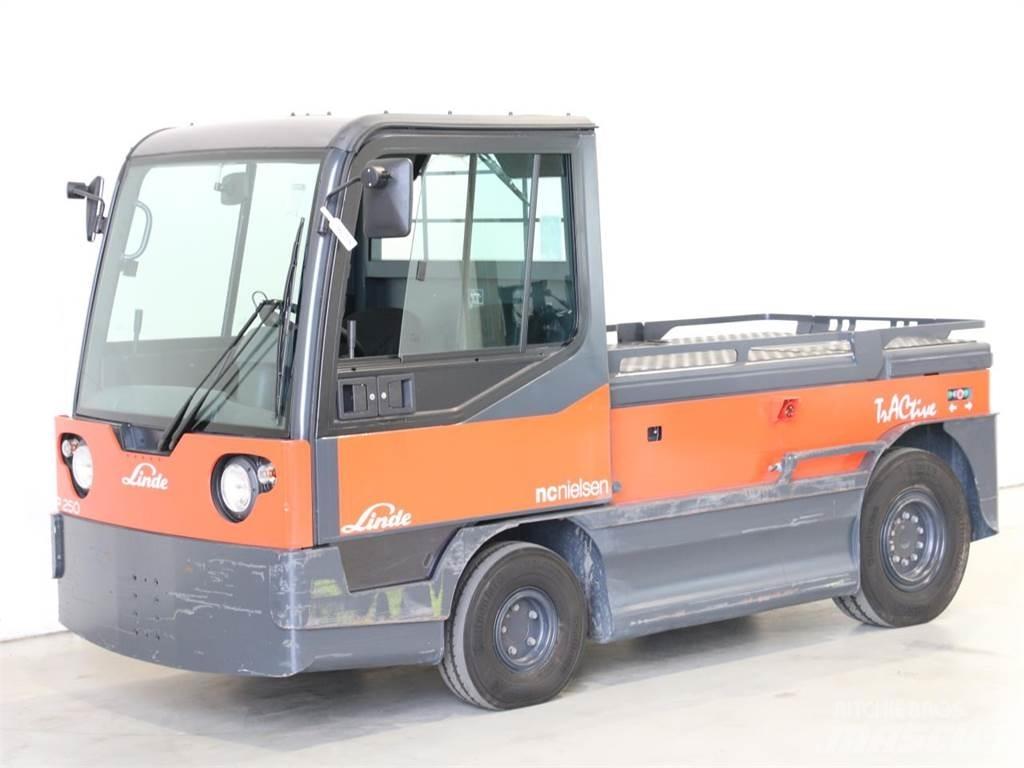 Linde P250/127 Bugsertruck